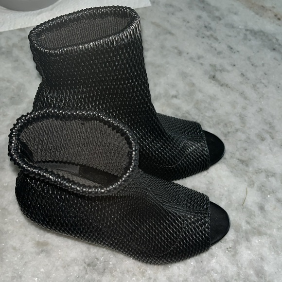 BCBG generation open toe leather stretch bootie - Picture 4 of 10